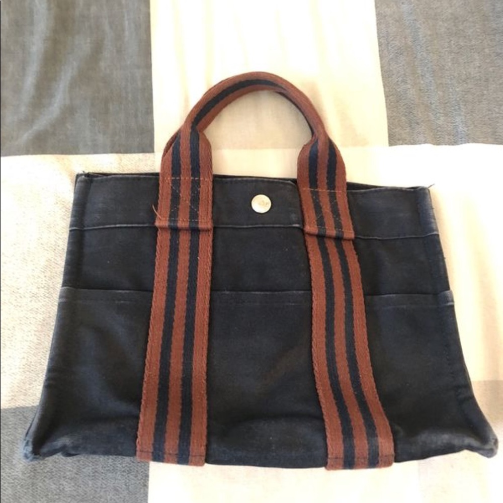 Hermès 11 inches  x 8 Inches